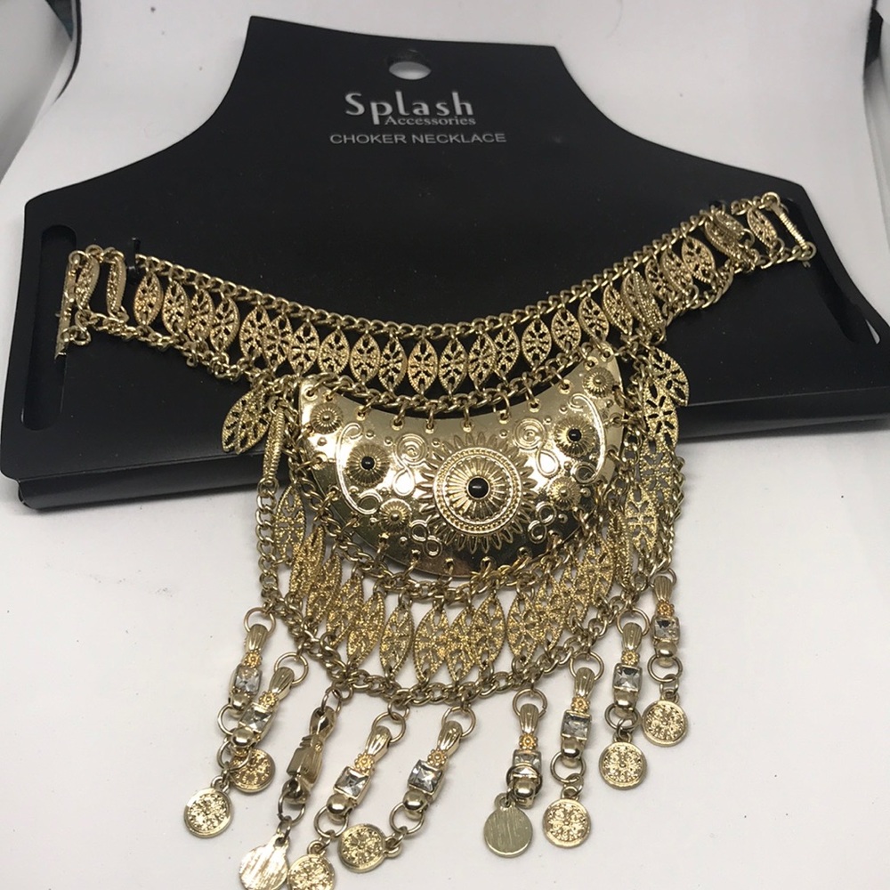 Choker necklace